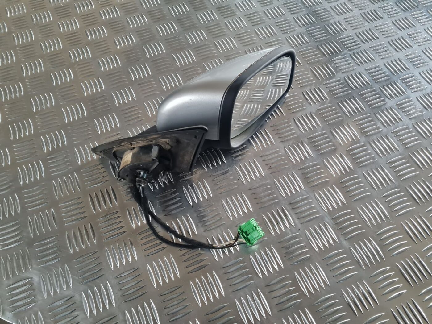 Ārējais spogulis, pa labi priekš VOLVO V70 2003 SILVER