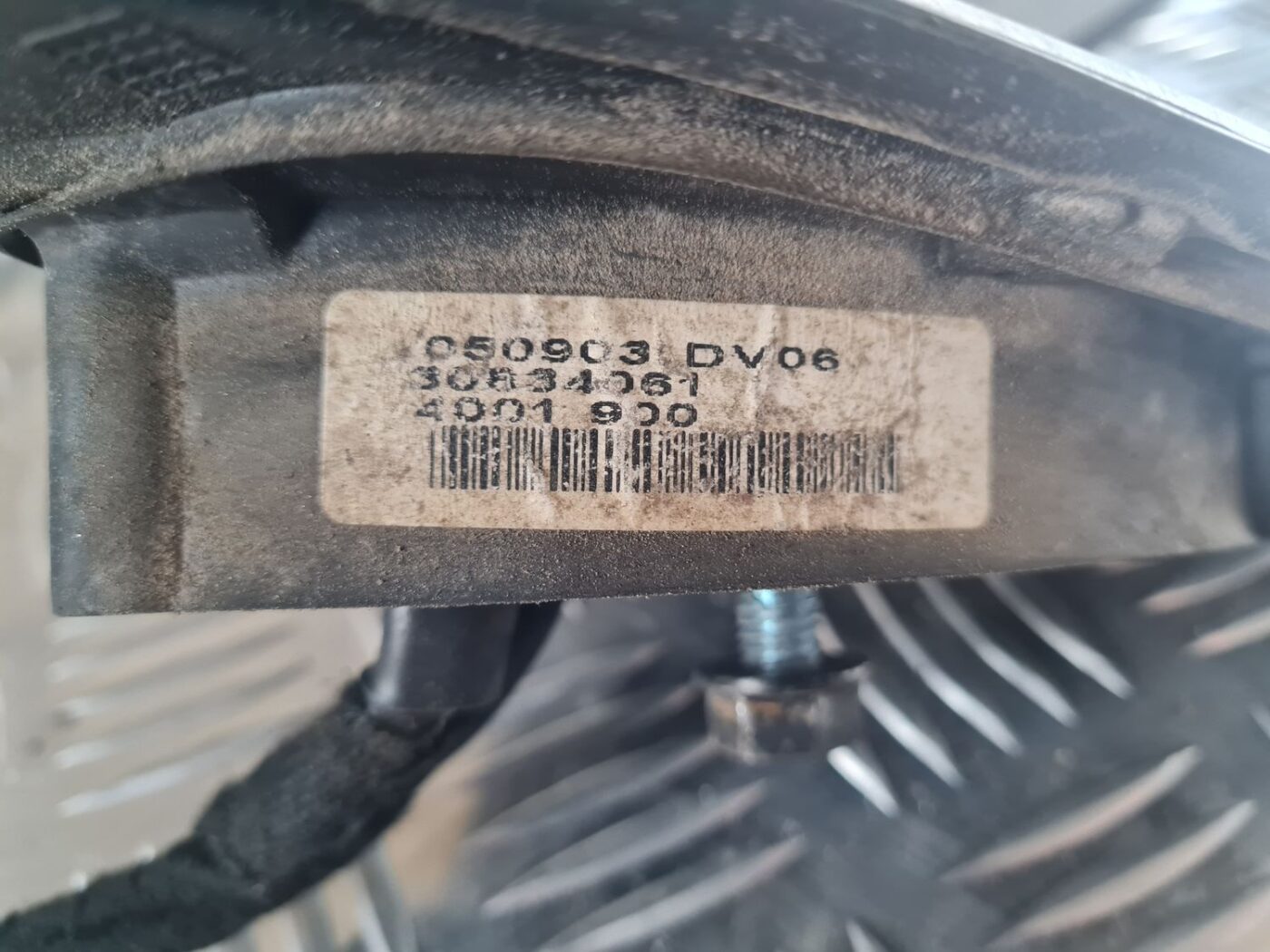 Ārējais spogulis, pa labi priekš VOLVO V70 2003 SILVER