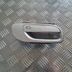 Aizmugurējāis labais durvju rokturis priekš VOLVO V70 2003 SILVER