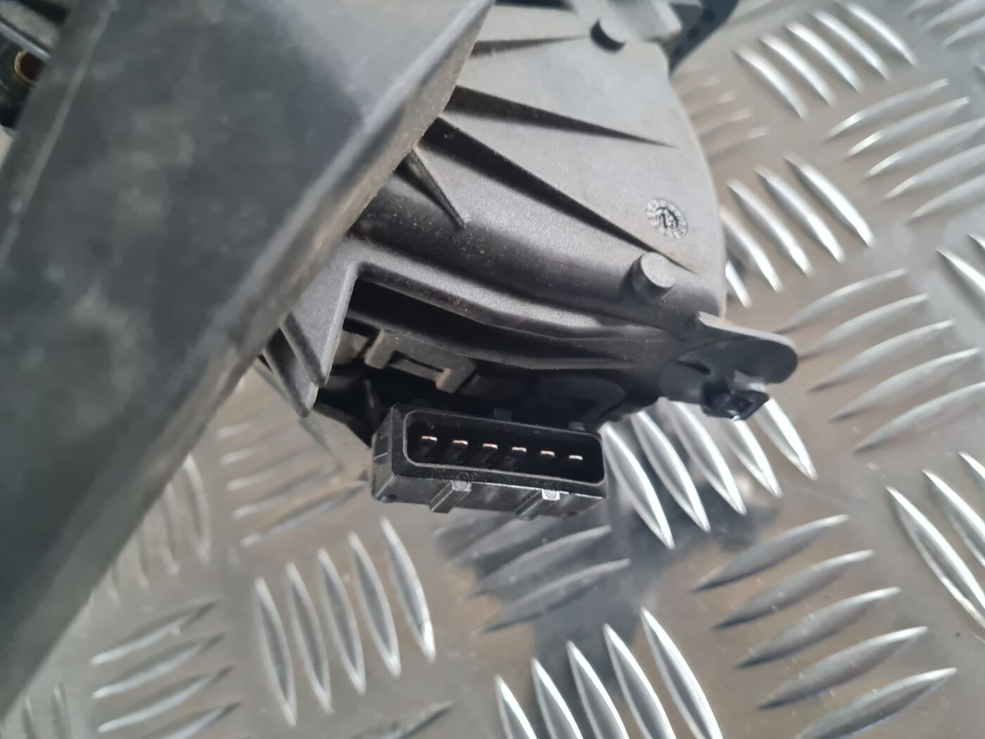 Gāzes pedālis priekš VOLVO V70 2003 SILVER