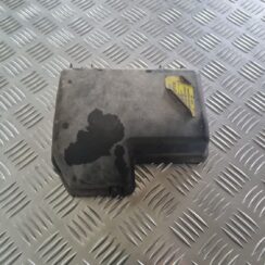 Drošinātāju kārbas korpusa vāks priekš VOLVO V70 2003 SILVER