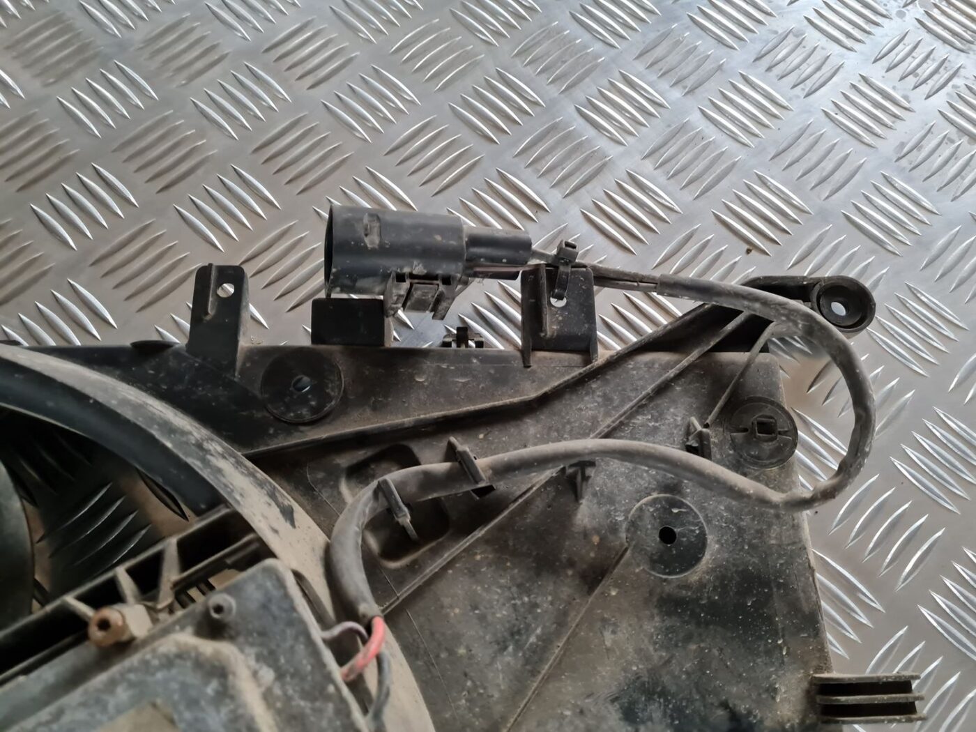 Dzesēšanas radiatora ventilators priekš VOLVO V70 2003 SILVER