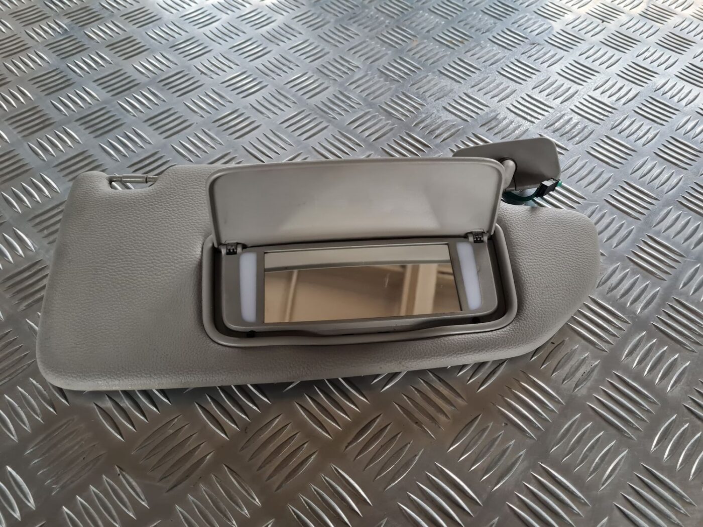 Saules aizsargs priekš VOLVO V70 2003 SILVER