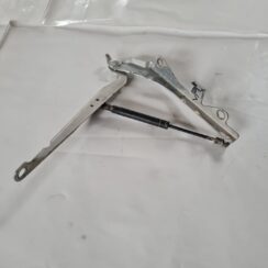 Pārsega eņģe, pa kreisi priekš VOLVO V70 2003 SILVER