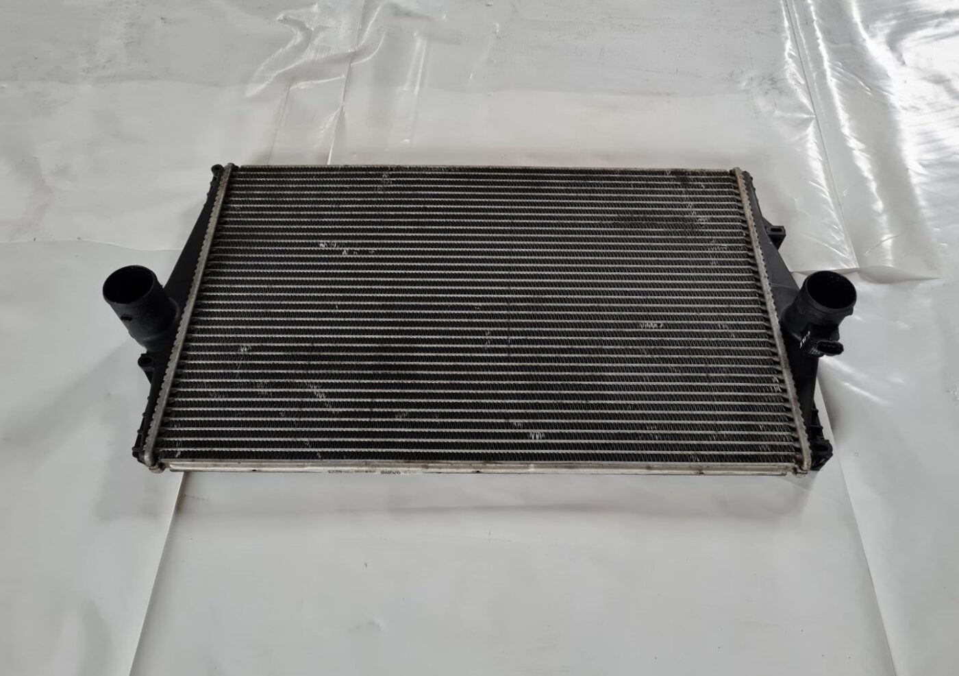 Interkūleris priekš VOLVO V70 2003 SILVER 1 Interkūleris priekš VOLVO V70 2003 SILVER