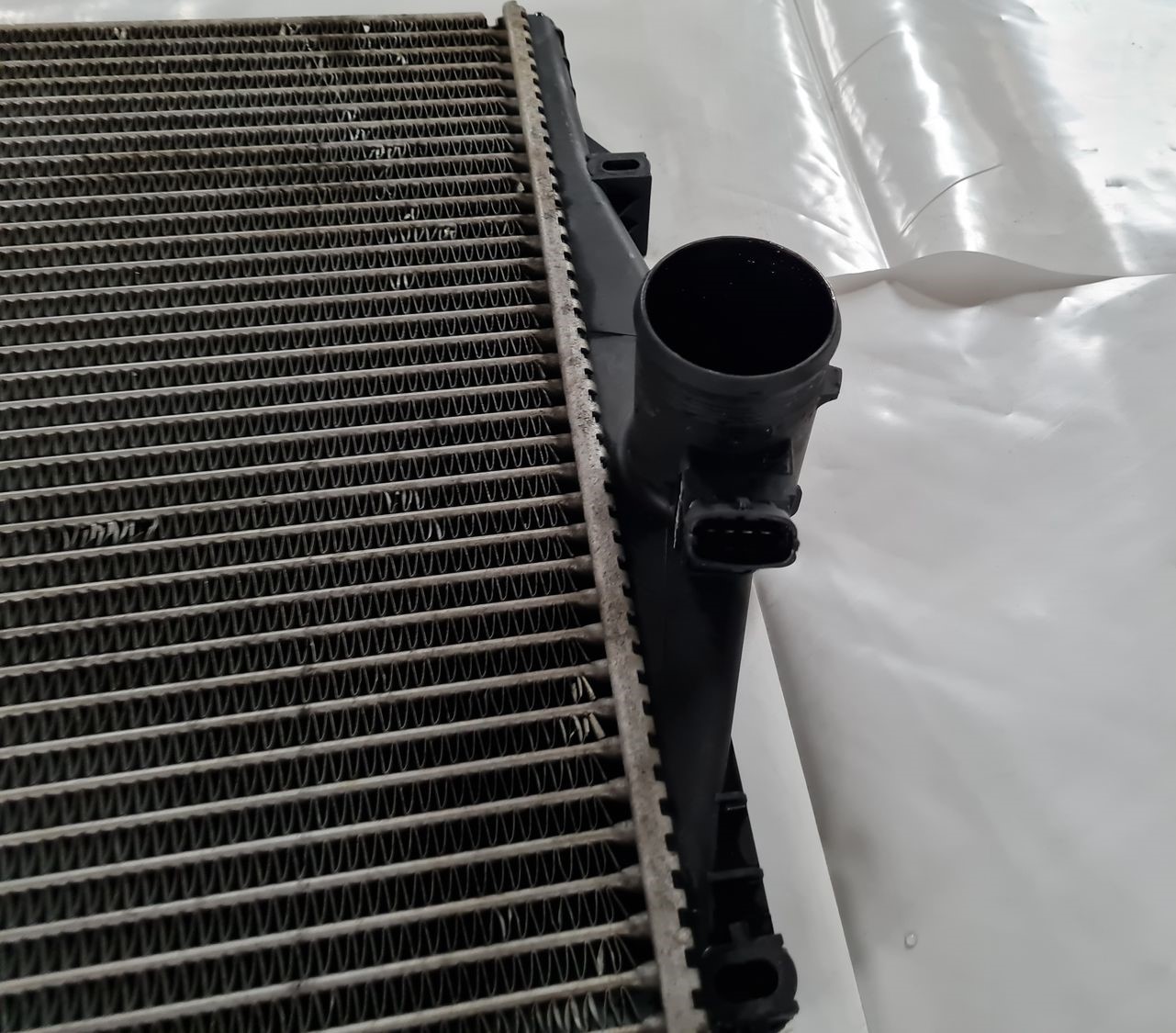 Interkūleris priekš VOLVO V70 2003 SILVER 2 Interkūleris priekš VOLVO V70 2003 SILVER