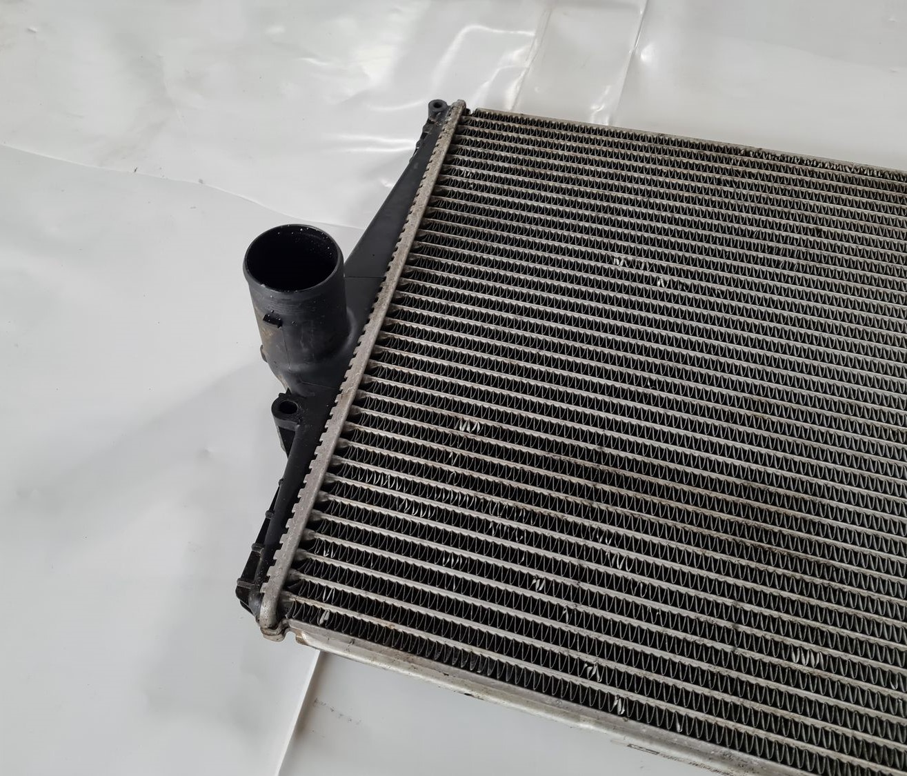 Interkūleris priekš VOLVO V70 2003 SILVER 5 Interkūleris priekš VOLVO V70 2003 SILVER