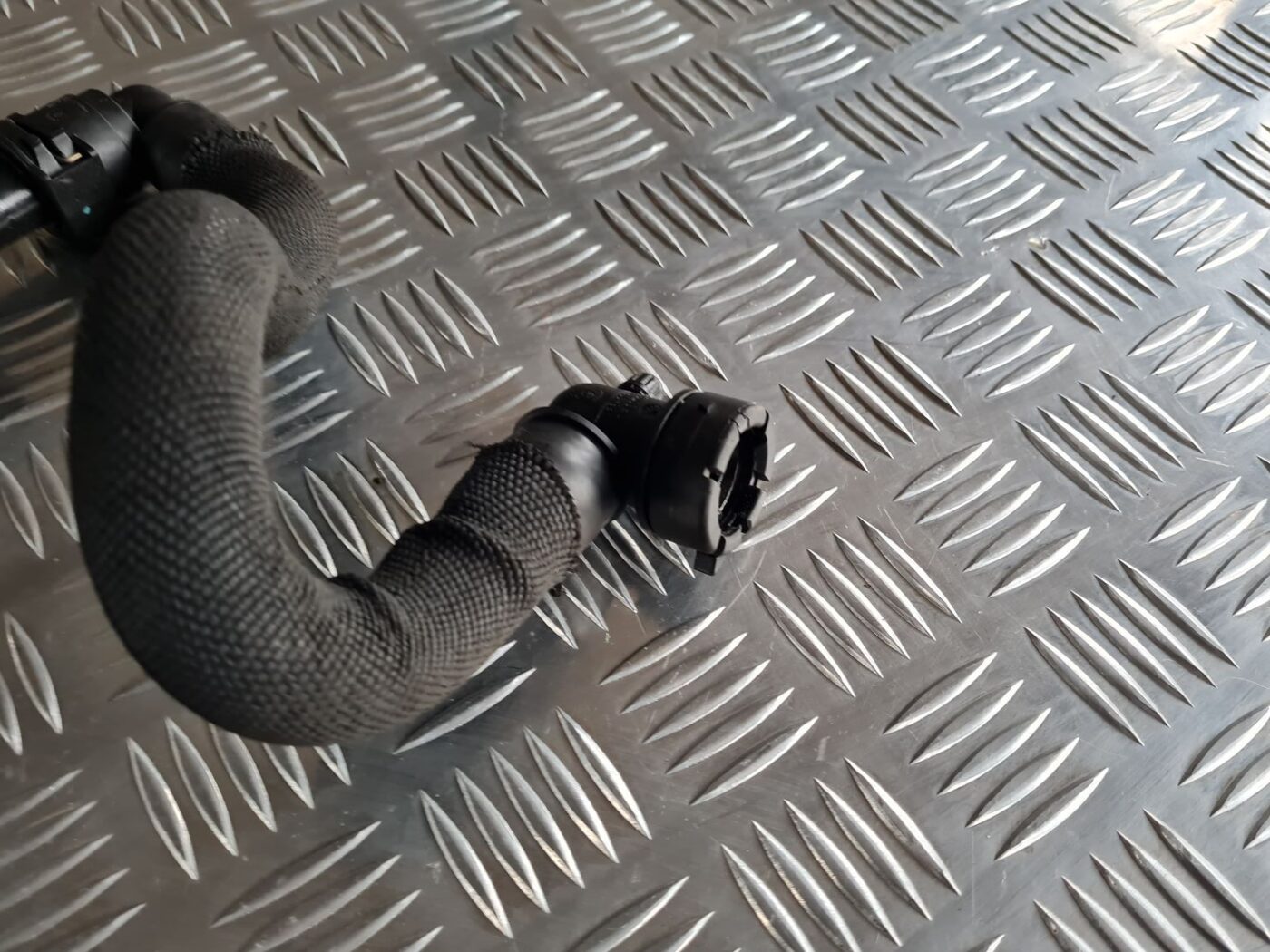 Dzesēšanas caurule priekš CITROEN C4 2018 2 Dzesēšanas caurule priekš CITROEN C4 2018