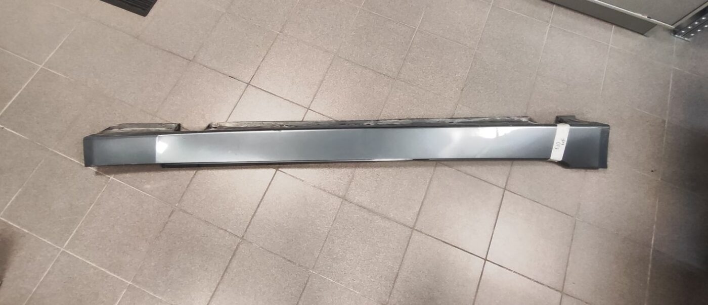 Ārēja sliekšņa laba uzlika priekš BMW 520D E60 2006 ENG.