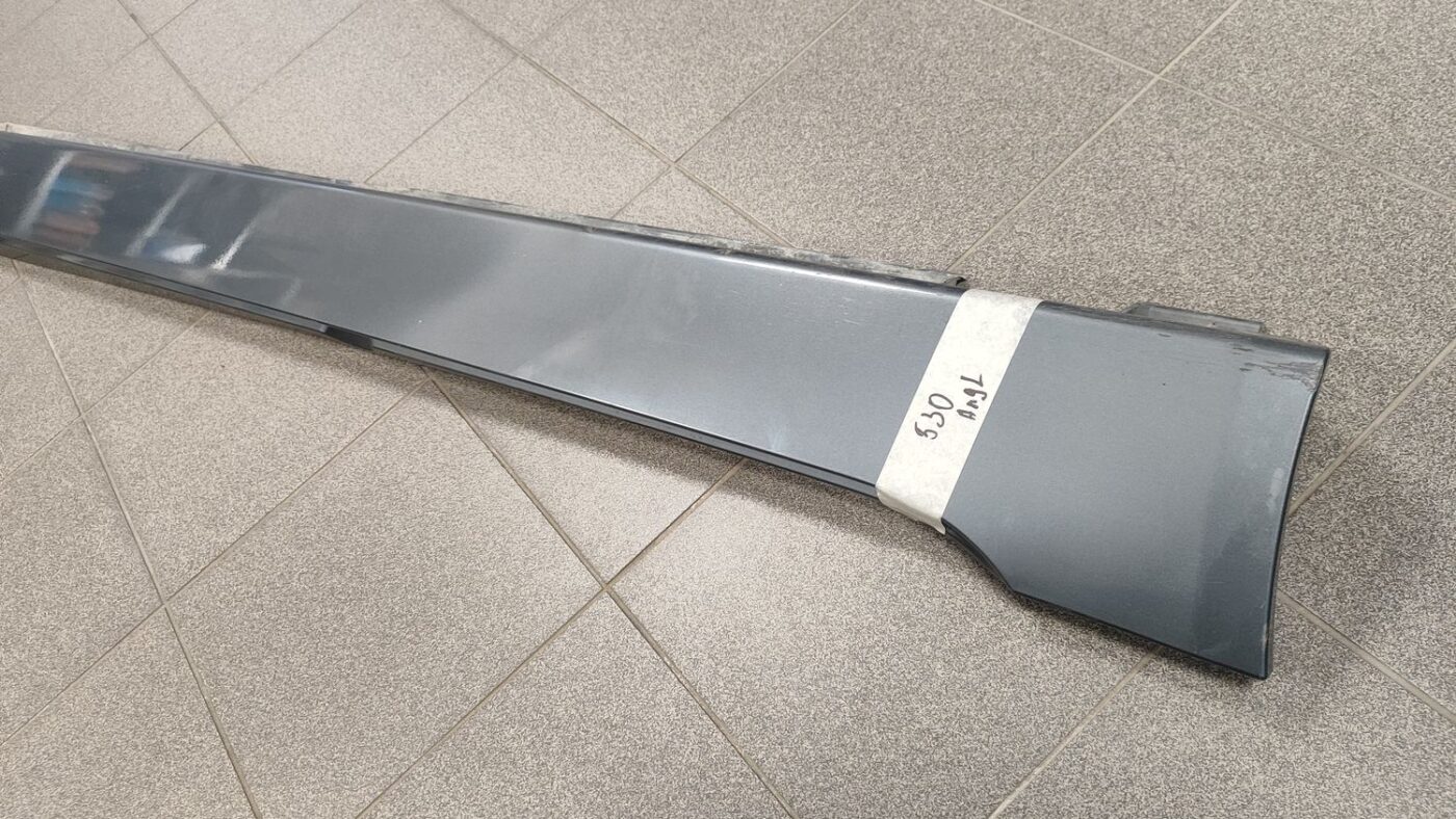 Ārēja sliekšņa laba uzlika priekš BMW 520D E60 2006 ENG.