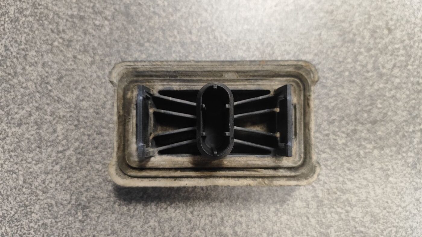 Domkrata pamatne priekš BMW 525D E61 2007 TOURING BLACK