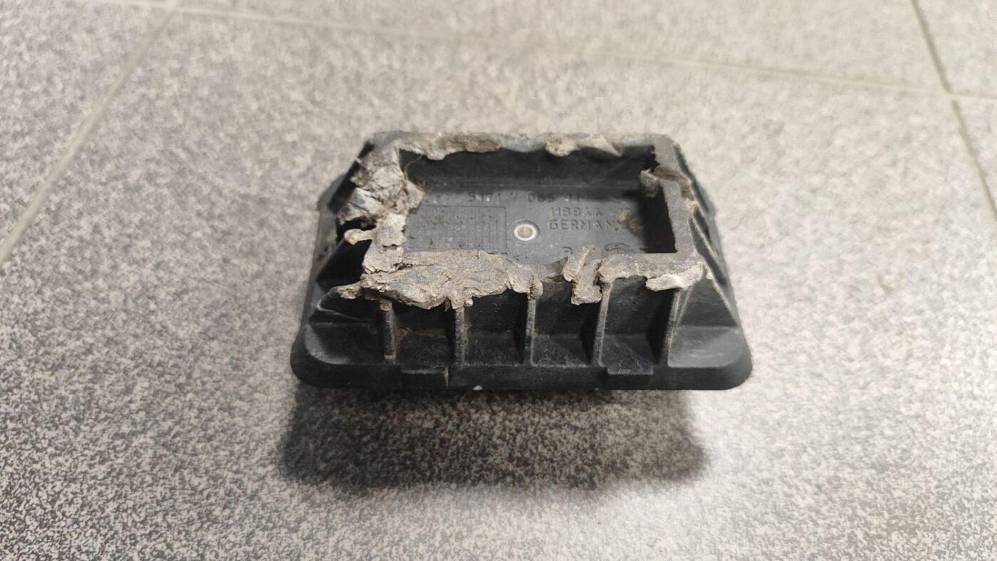 Domkrata pamatne priekš BMW 525D E61 2007 TOURING BLACK