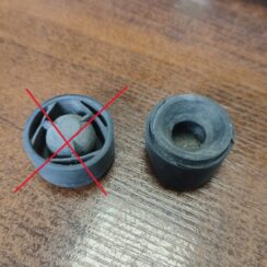 Dzinēja vāka bukse priekš AUDI A4 2005