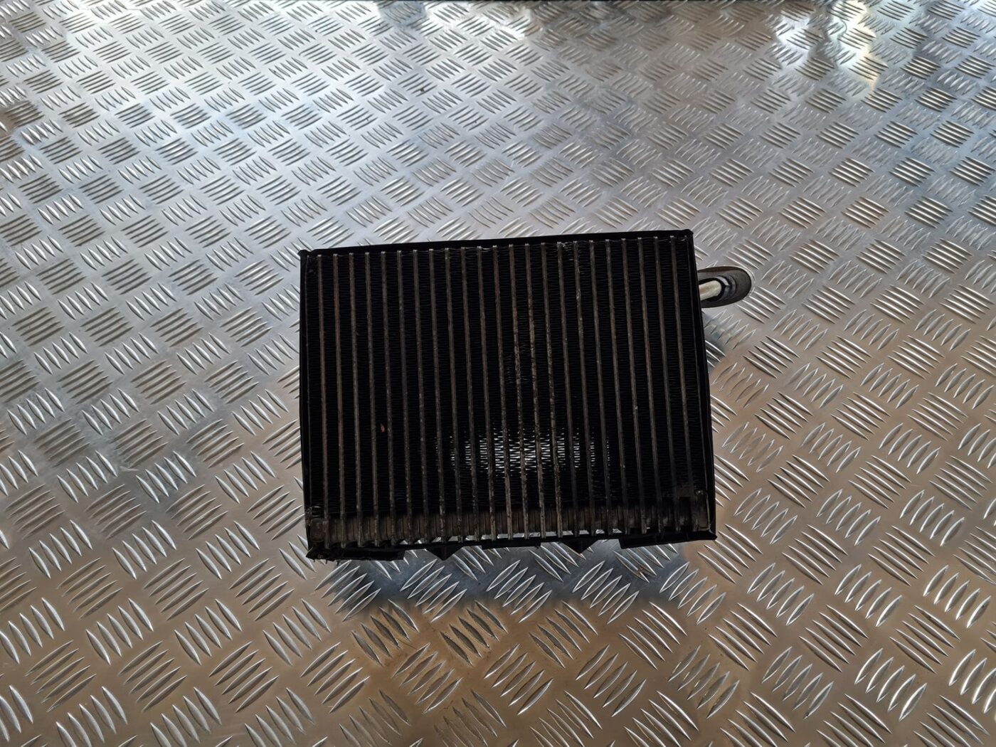 Gaisa kondicionēšanas radiators salonā priekš VW PASSAT 2004 UNIVERSAL GREY 2 Gaisa kondicionēšanas radiators salonā priekš VW PASSAT 2004 UNIVERSAL GREY