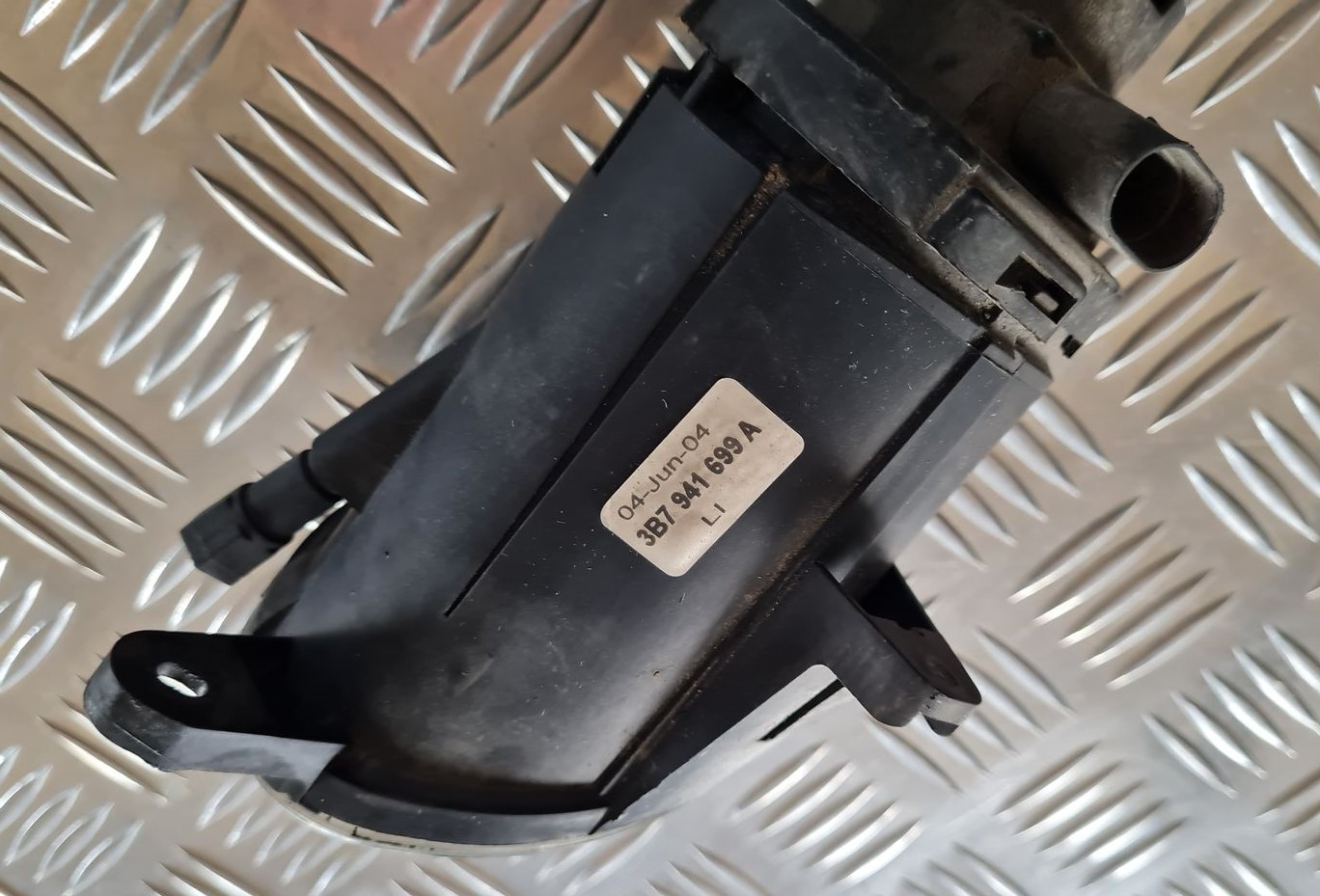 Miglas lukturis priekšā pa kreisi priekš VW PASSAT 2004 UNIVERSAL GREY