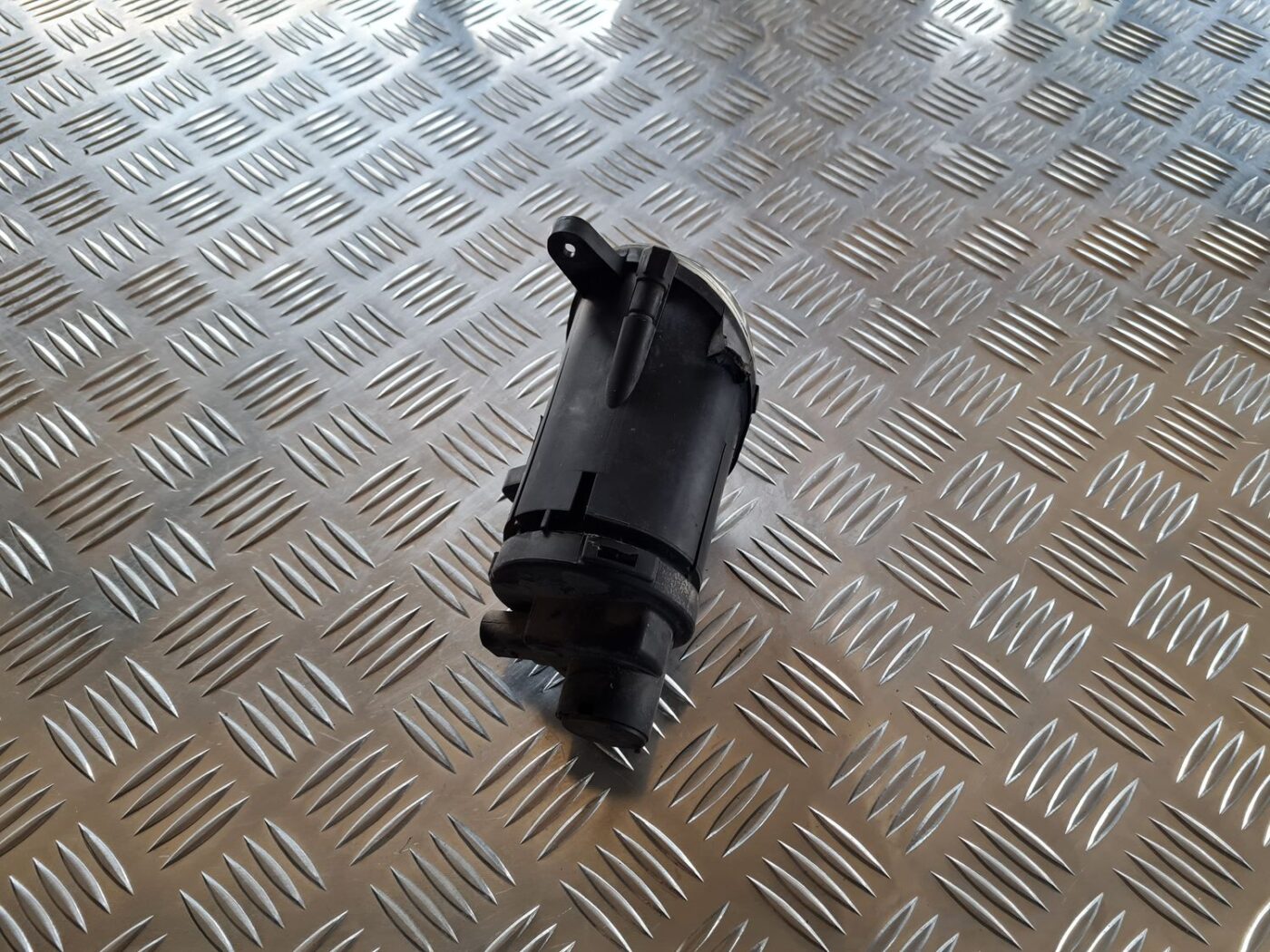 Miglas lukturis priekšā pa kreisi priekš VW PASSAT 2004 UNIVERSAL GREY