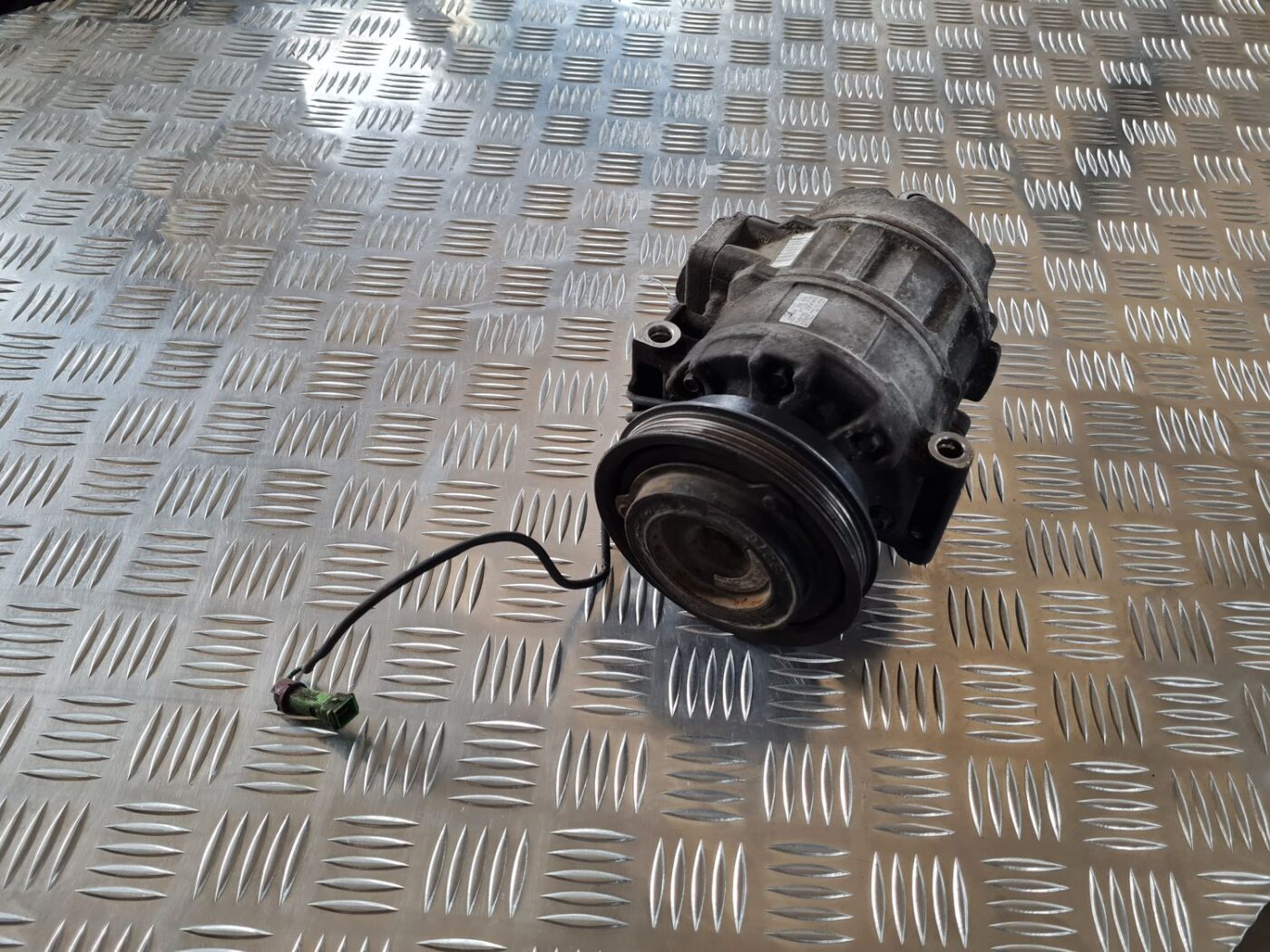 Gaisa kondicioniera kompresors priekš VW PASSAT 2004 UNIVERSAL GREY