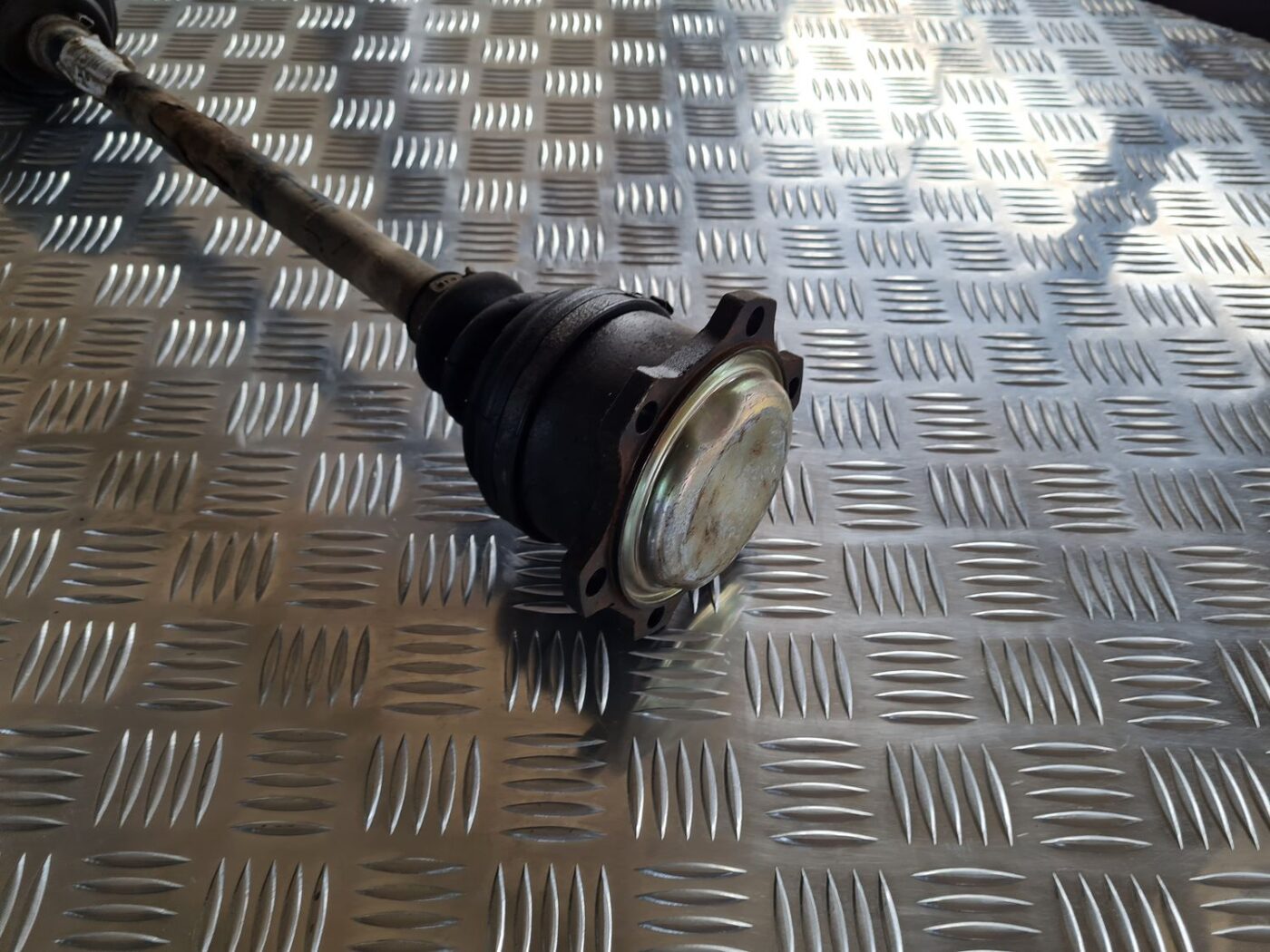 Pusass priekšēja labā priekš VW PASSAT 2004 UNIVERSAL GREY 3 Pusass priekšēja labā priekš VW PASSAT 2004 UNIVERSAL GREY