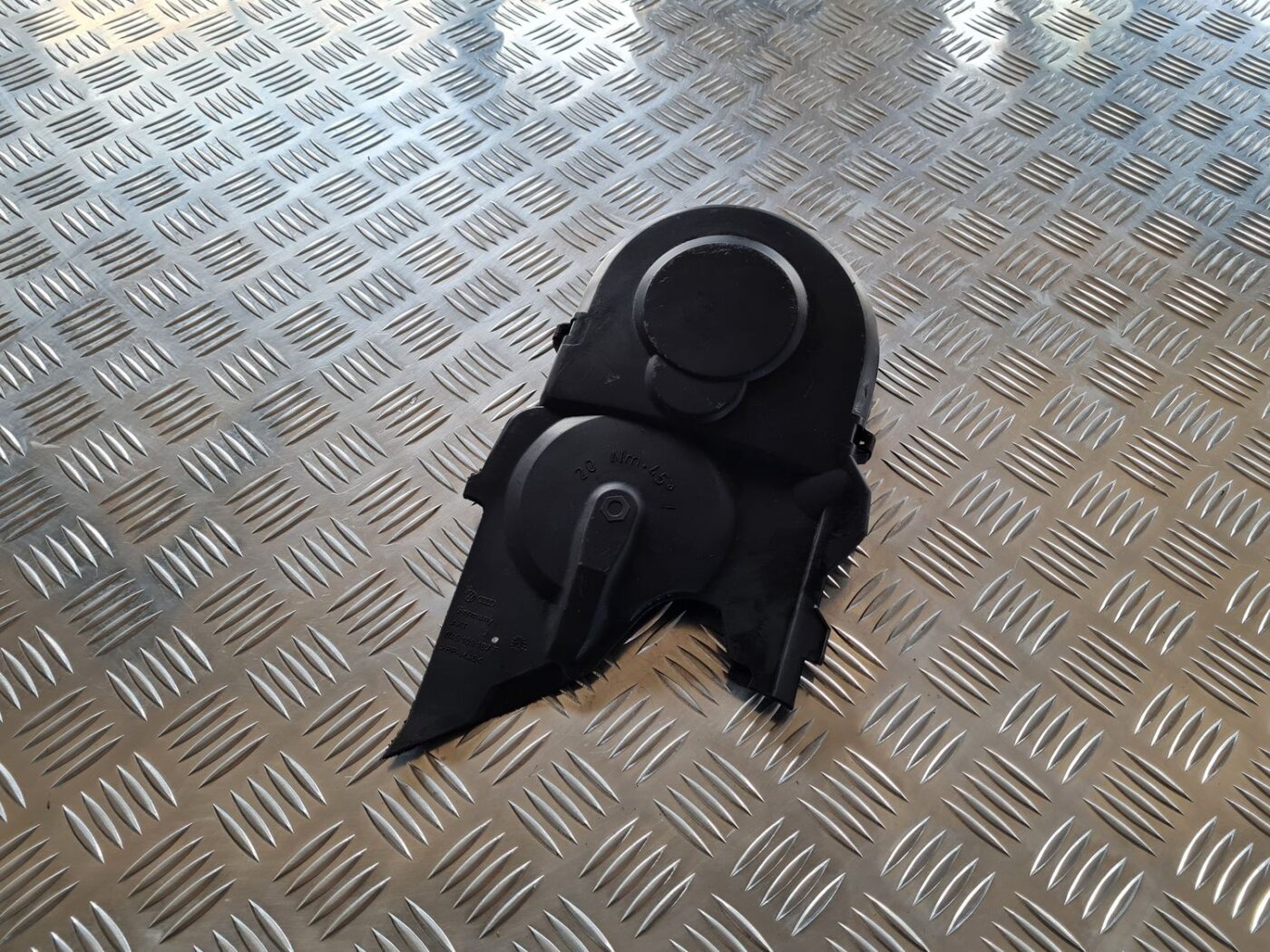 Zobsīksnas aizsargs priekš VW PASSAT 2004 UNIVERSAL GREY 1 Zobsīksnas aizsargs priekš VW PASSAT 2004 UNIVERSAL GREY