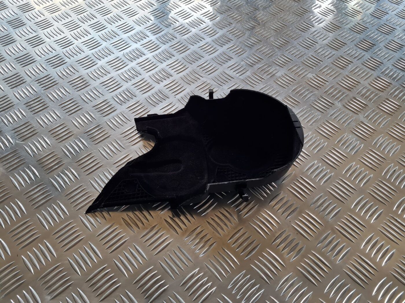 Zobsīksnas aizsargs priekš VW PASSAT 2004 UNIVERSAL GREY 3 Zobsīksnas aizsargs priekš VW PASSAT 2004 UNIVERSAL GREY