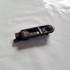 Salona durvju rokturis, aizmugures kreisais priekš VW PASSAT 2004 UNIVERSAL GREY