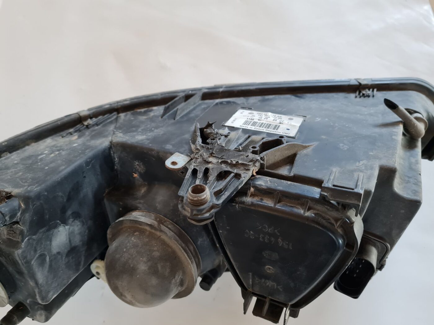 Priekšējais labais lukturis priekš VW PASSAT 2004 UNIVERSAL GREY