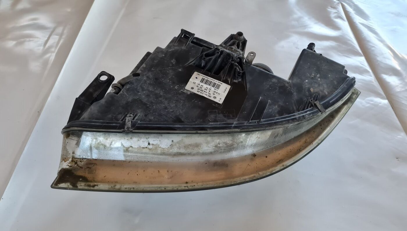 Priekšējais labais lukturis priekš VW PASSAT 2004 UNIVERSAL GREY