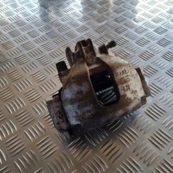 Priekšējais kreisais suports priekš VOLVO S60 2008