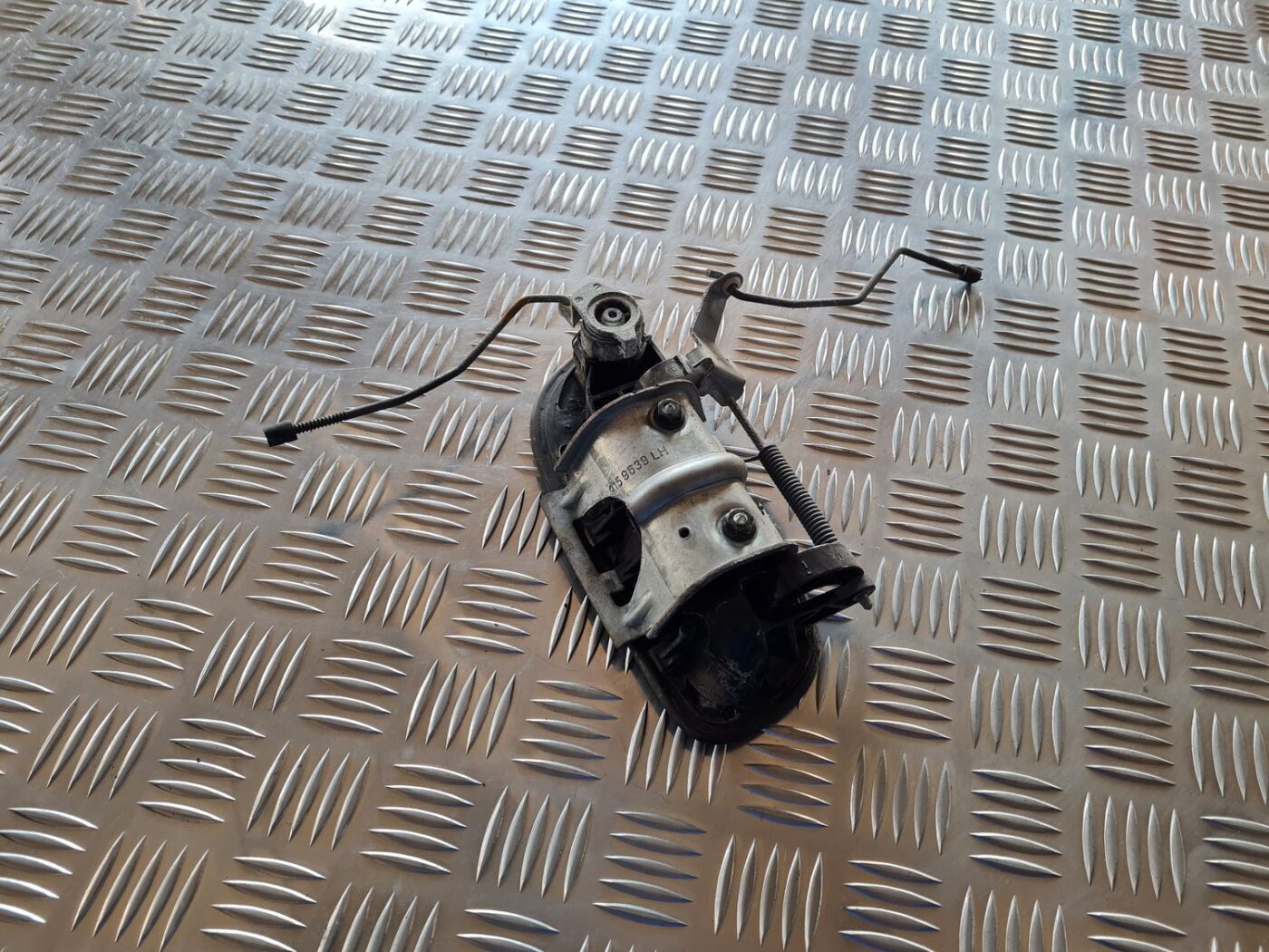 Aizmugurējais kreisais durvju rokturis priekš VOLVO S60 2008