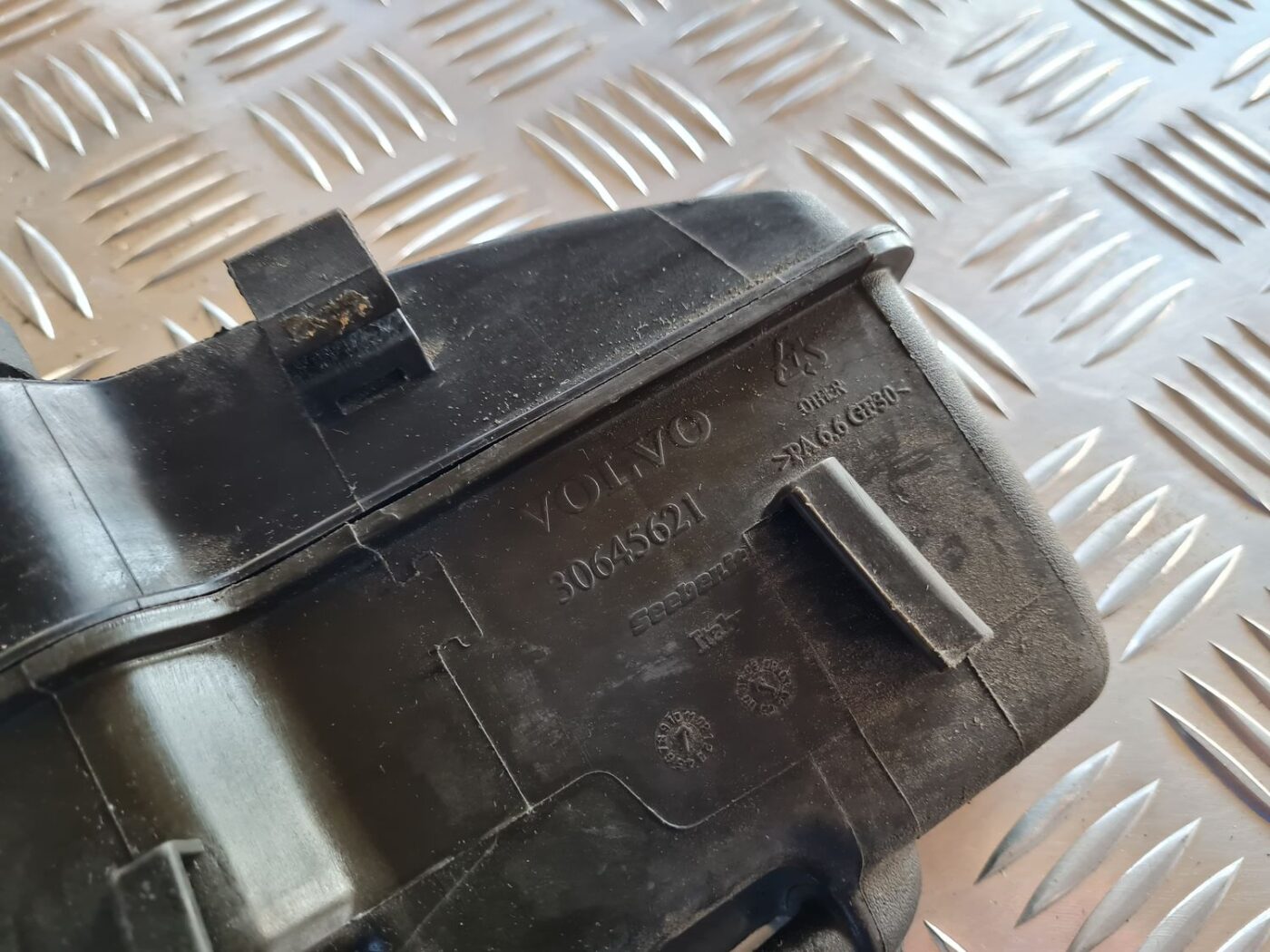 Stūres pastiprinātāja tvertne priekš VOLVO S60 2008