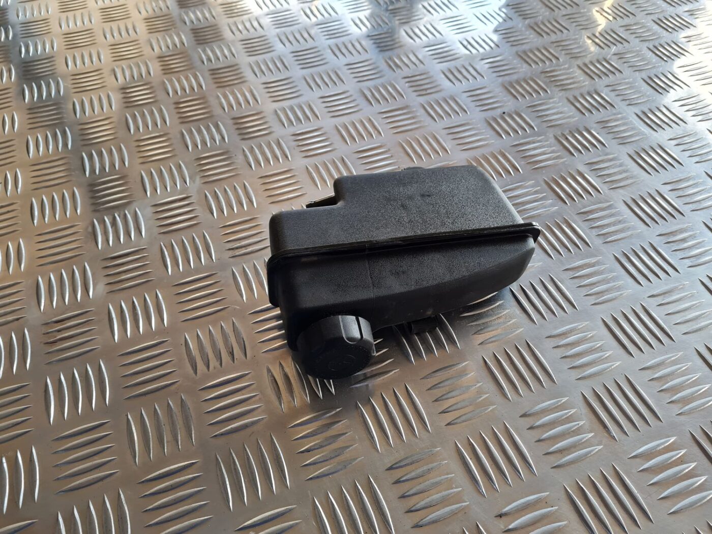 Stūres pastiprinātāja tvertne priekš VOLVO S60 2008