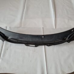 Vējstikla uzlikas (deflektora) režģis priekš VOLVO S60 2008