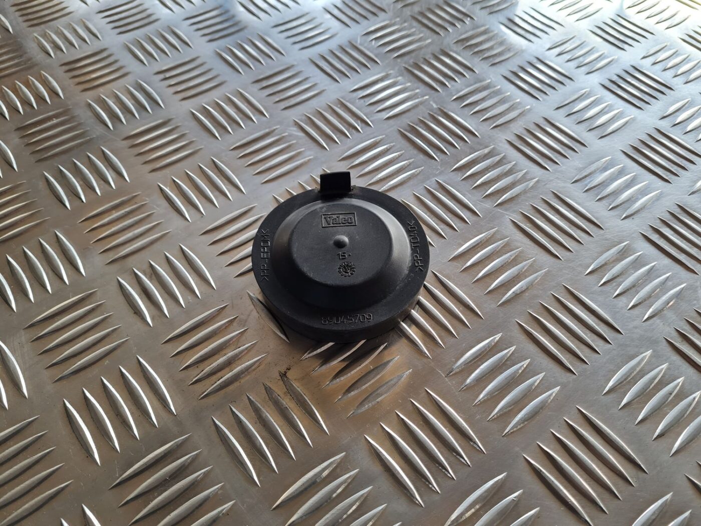 Priekšēja luktura vāks priekš VOLVO S60 2008 1 Priekšēja luktura vāks priekš VOLVO S60 2008