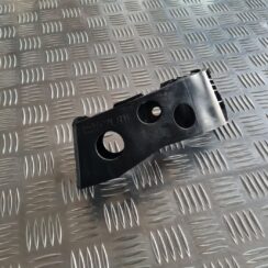 Aizmugurēja bufera kronšteins priekš SUBARU LEGACY 2010