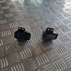 Bagāžnieka nodalījuma sānu aķis priekš SUBARU LEGACY 2010