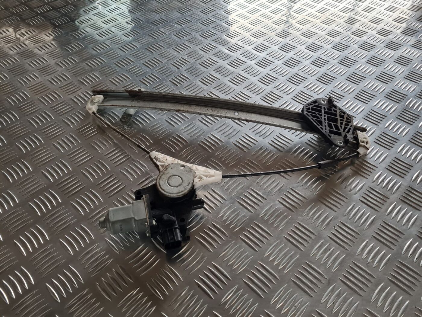 Stikla pacelšanas mehānisms aizmugurējais kreisais priekš SUBARU LEGACY 2010