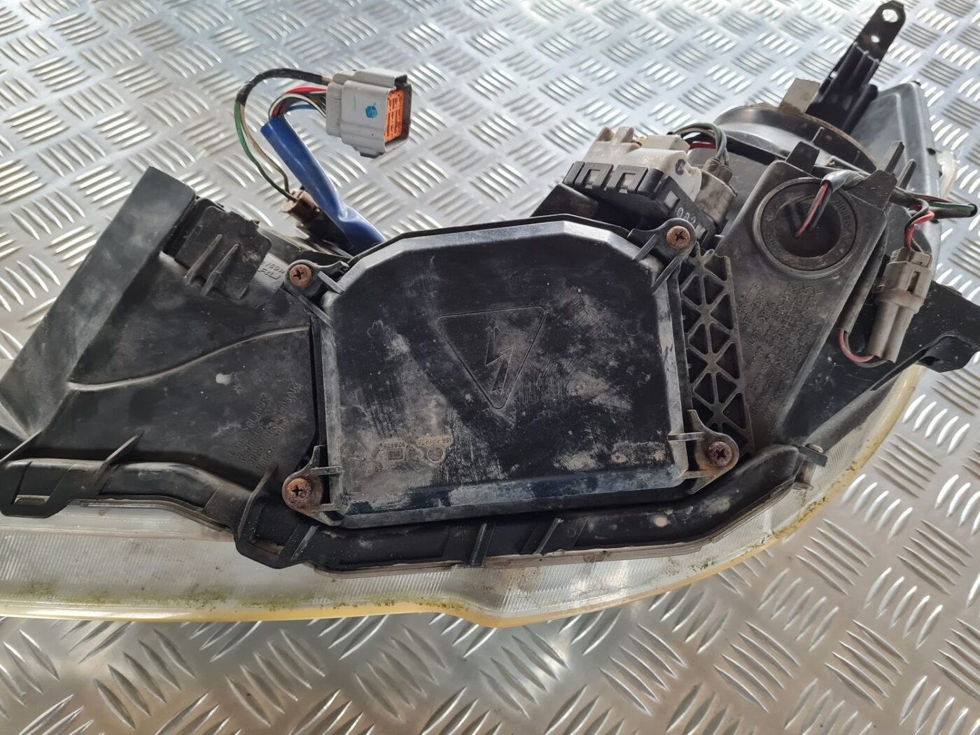 Priekšējais labais lukturis priekš SUBARU LEGACY 2010