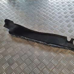 Ieliktņis starp spārnu un durvīm priekš SUBARU LEGACY 2010