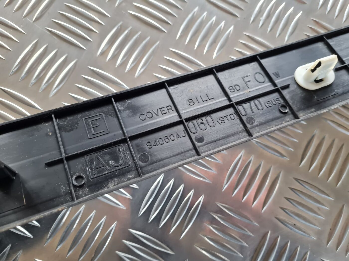 Sliekšņa priekšēja laba uzlika (salonā) priekš SUBARU LEGACY 2010