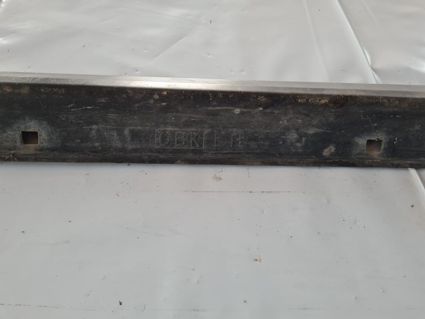 Ārēja sliekšņa kreisa uzlika priekš SUBARU LEGACY 2010 3 Ārēja sliekšņa kreisa uzlika priekš SUBARU LEGACY 2010