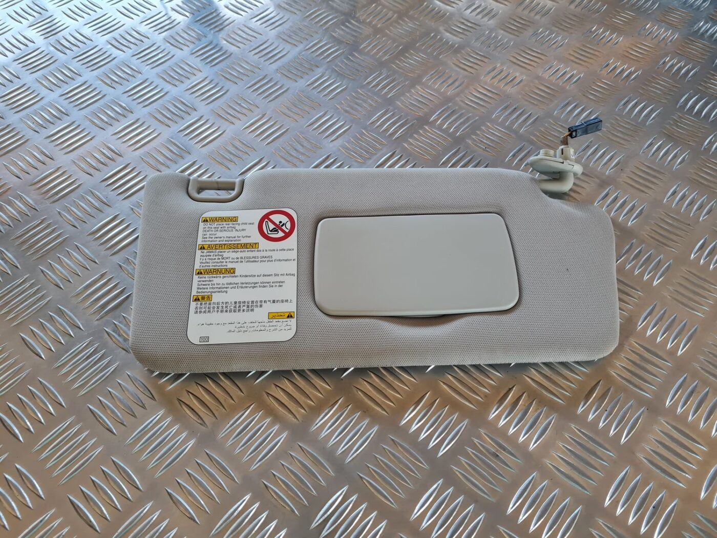 Saules aizsargs priekš SUBARU LEGACY 2010