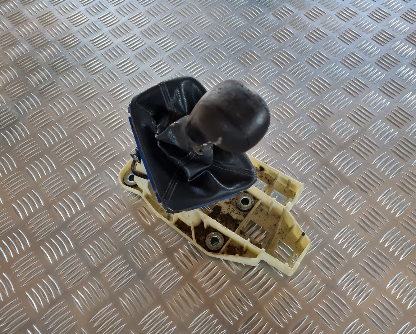 Ātrumu pārslēgšanas slēdzis priekš VOLVO V70 2006