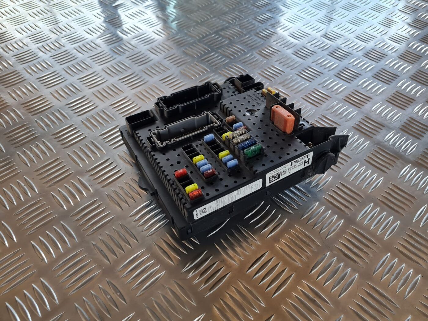 Drošinātāju bloks priekš VOLVO V70 2006