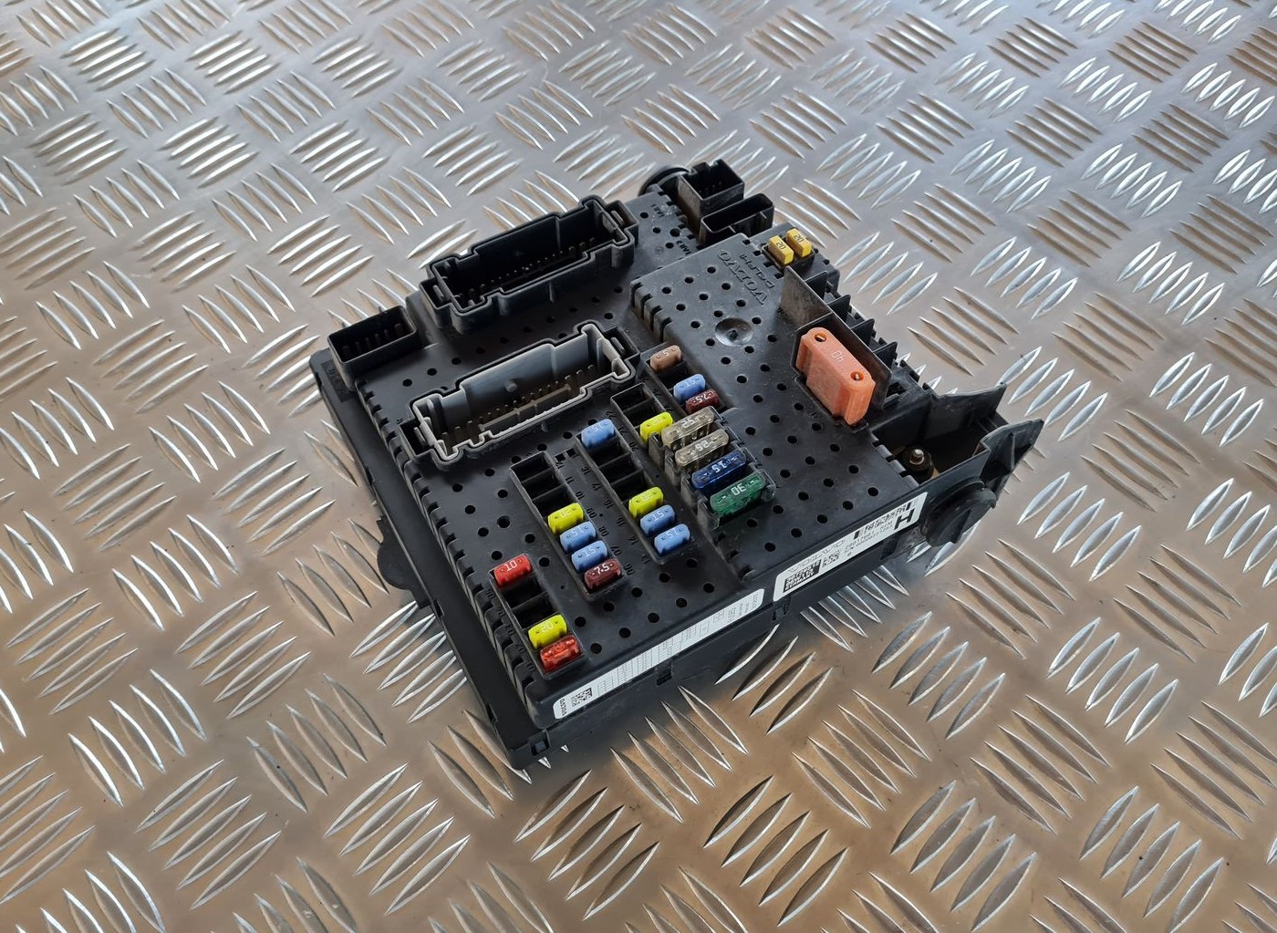 Drošinātāju bloks priekš VOLVO V70 2006