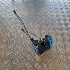 Priekšējo labo durvju slēdzene priekš VOLVO V70 2006