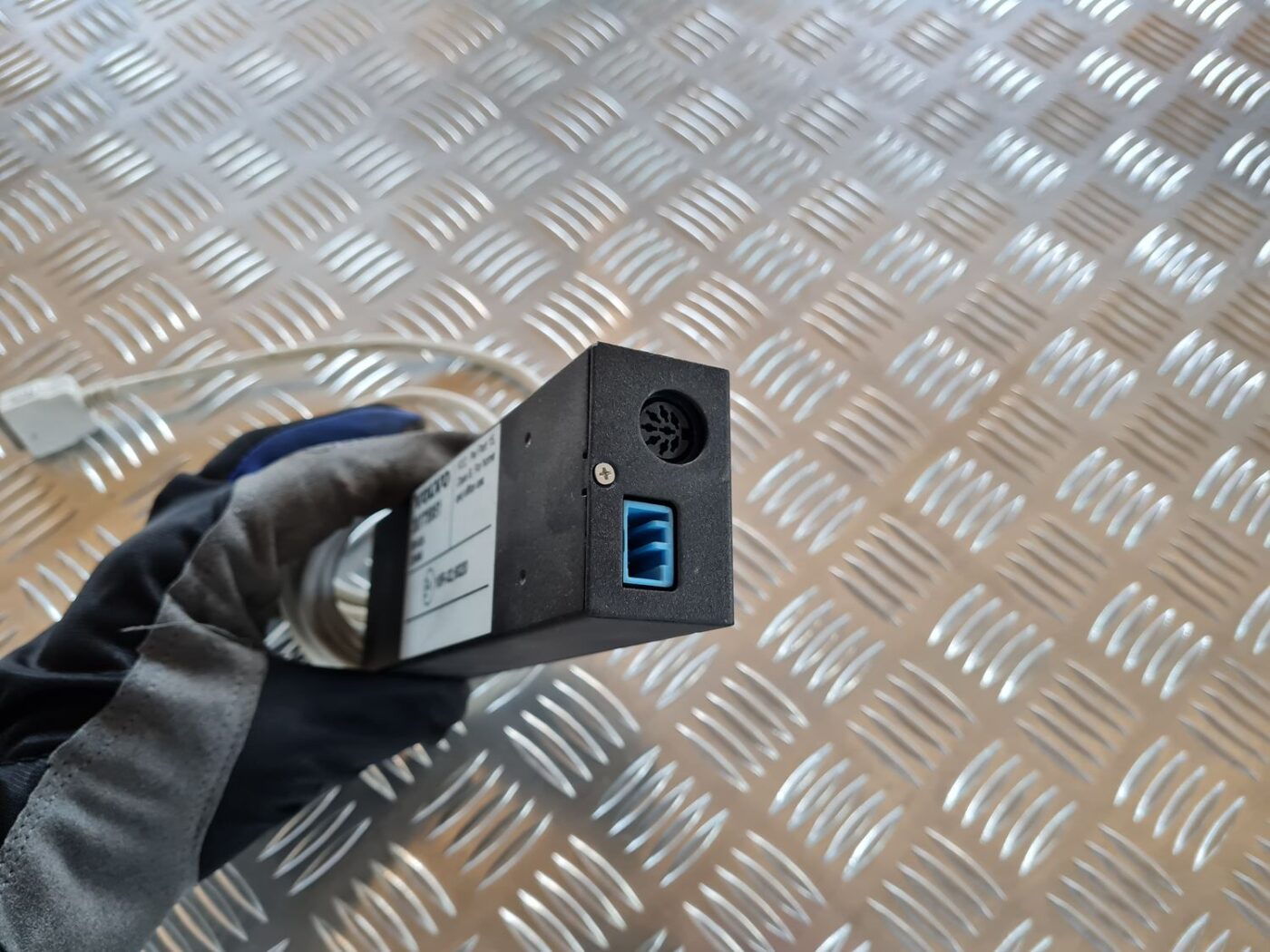 Ipod adapteris priekš VOLVO V70 2006 3 Ipod adapteris priekš VOLVO V70 2006