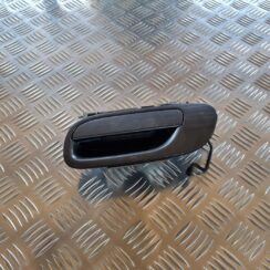 Aizmugurējais kreisais durvju rokturis priekš VOLVO V70 2006