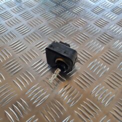 Lukturu augstuma regulēšanas korektors priekš VOLVO V70 2006