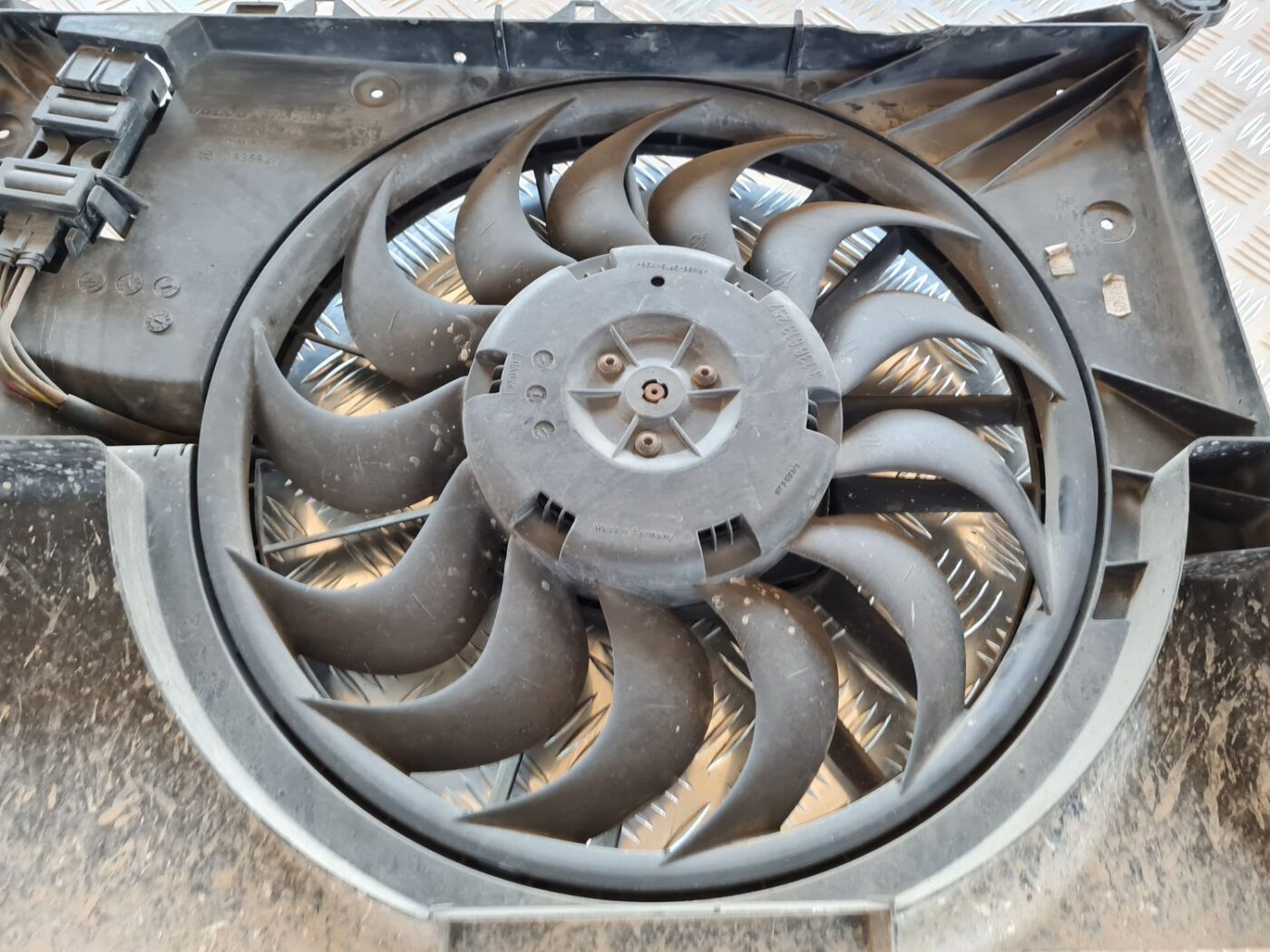 Dzesēšanas radiatora ventilators priekš VOLVO V70 2006