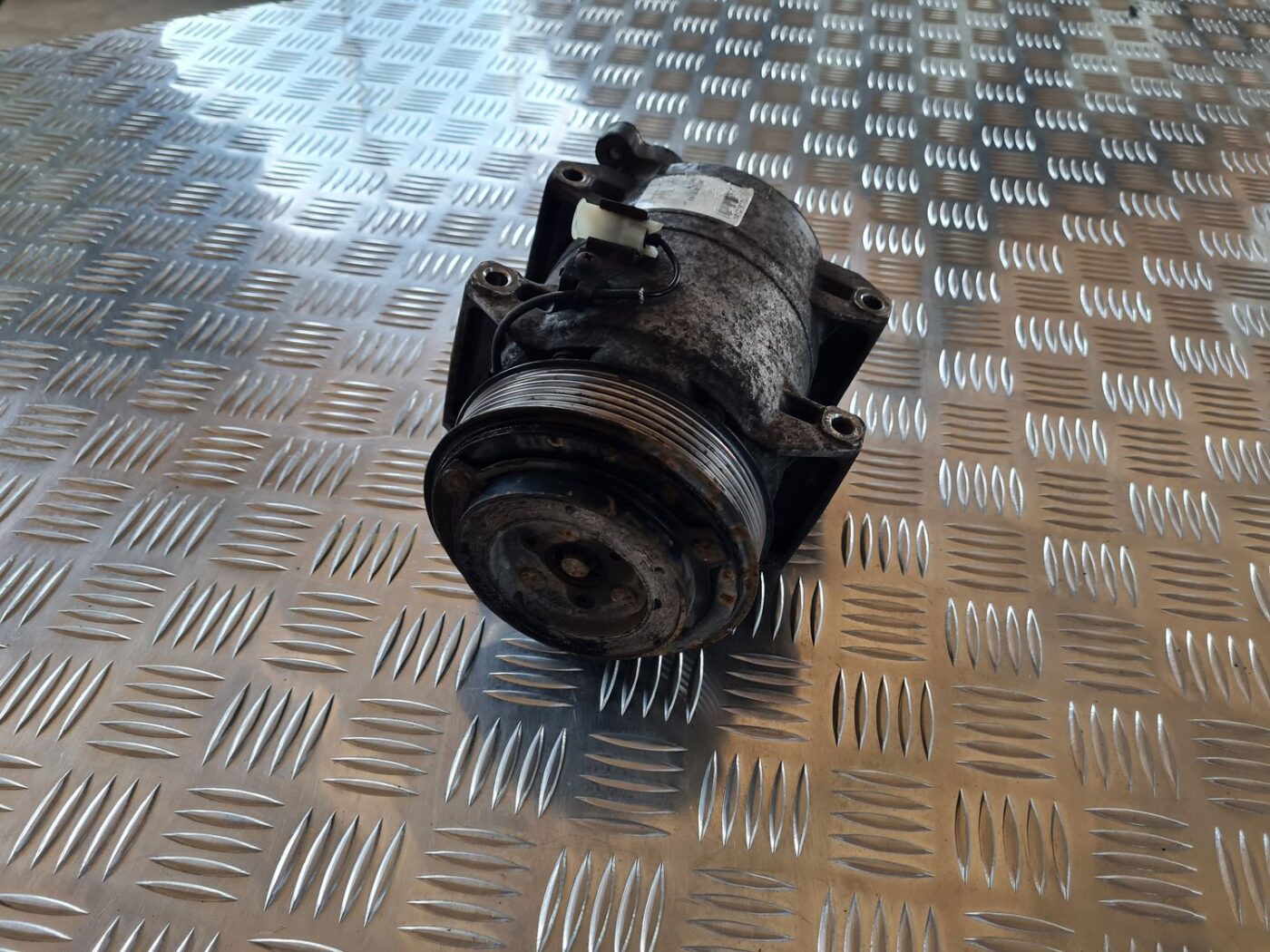 Gaisa kondicioniera kompresors priekš VOLVO V70 2006 6 Gaisa kondicioniera kompresors priekš VOLVO V70 2006